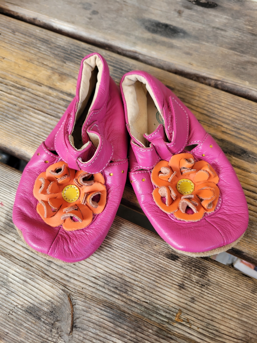 LIVIE & LUCA SZ 18-24M VGUC DARK PINK ORANGE FLOWER 🌼 Velcro Leather Crib Shoes